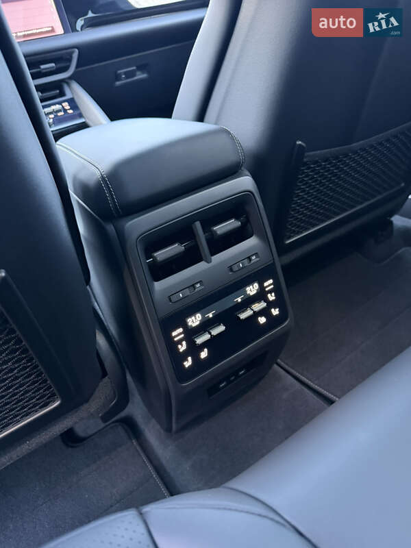 Внедорожник / Кроссовер Porsche Macan 2025 в Львове