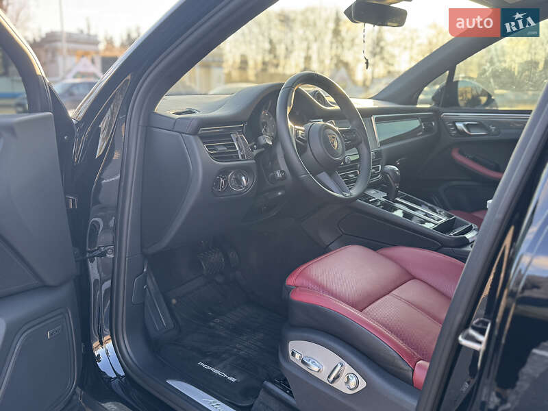 Внедорожник / Кроссовер Porsche Macan 2024 в Киеве