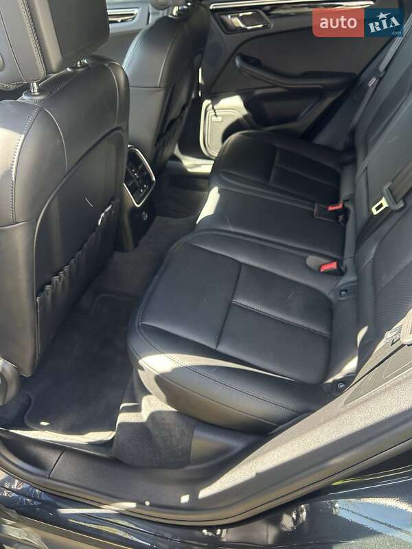 Позашляховик / Кросовер Porsche Macan 2019 в Києві