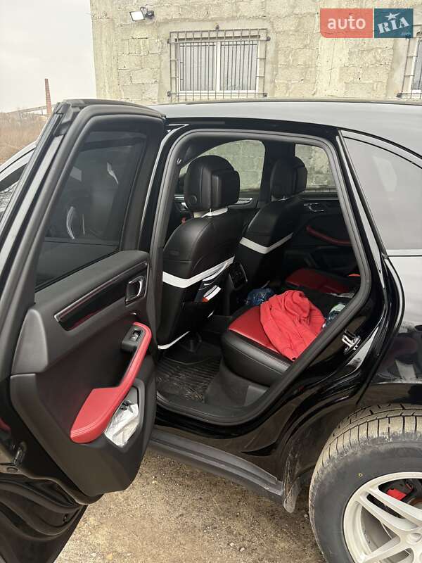 Позашляховик / Кросовер Porsche Macan 2017 в Новояворівську