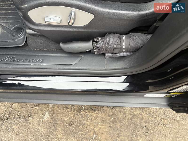 Позашляховик / Кросовер Porsche Macan 2017 в Новояворівську