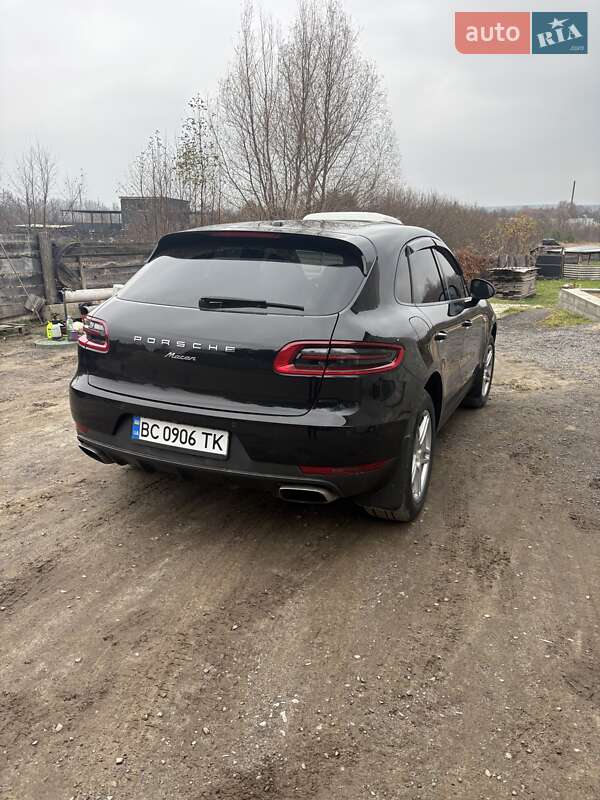 Позашляховик / Кросовер Porsche Macan 2017 в Новояворівську