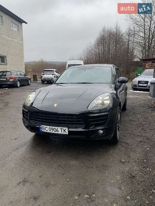 Позашляховик / Кросовер Porsche Macan 2017 в Новояворівську