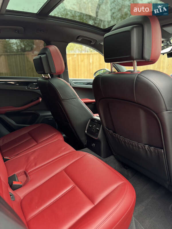 Внедорожник / Кроссовер Porsche Macan 2015 в Киеве