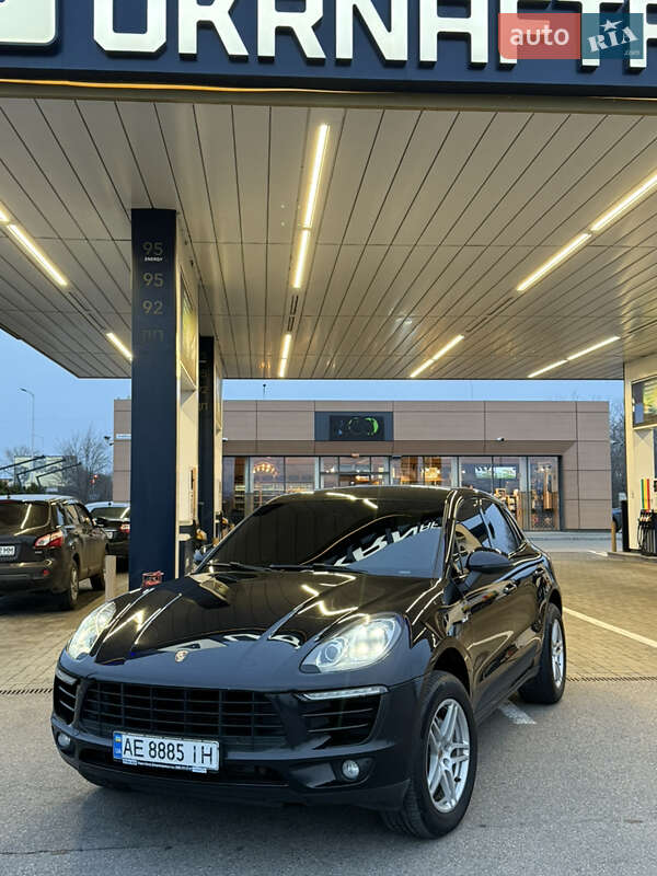 Позашляховик / Кросовер Porsche Macan 2014 в Дніпрі