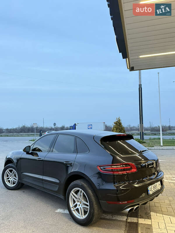 Позашляховик / Кросовер Porsche Macan 2014 в Дніпрі