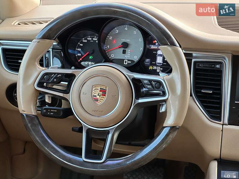 Позашляховик / Кросовер Porsche Macan 2015 в Львові