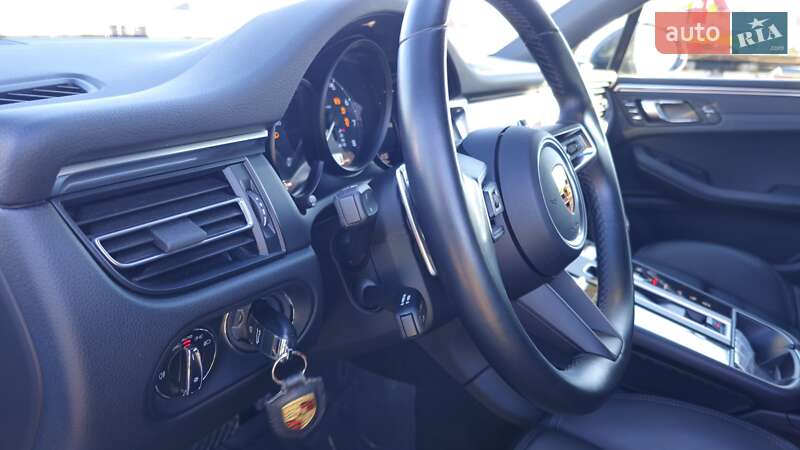 Позашляховик / Кросовер Porsche Macan 2021 в Сумах