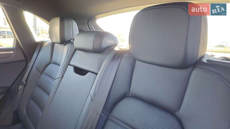 Позашляховик / Кросовер Porsche Macan 2021 в Сумах