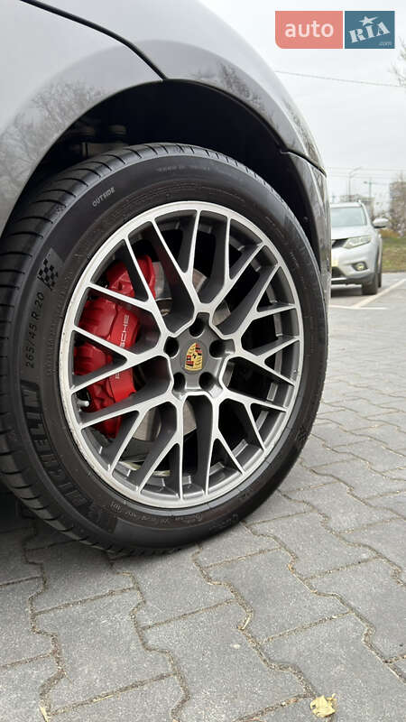 Позашляховик / Кросовер Porsche Macan 2016 в Києві