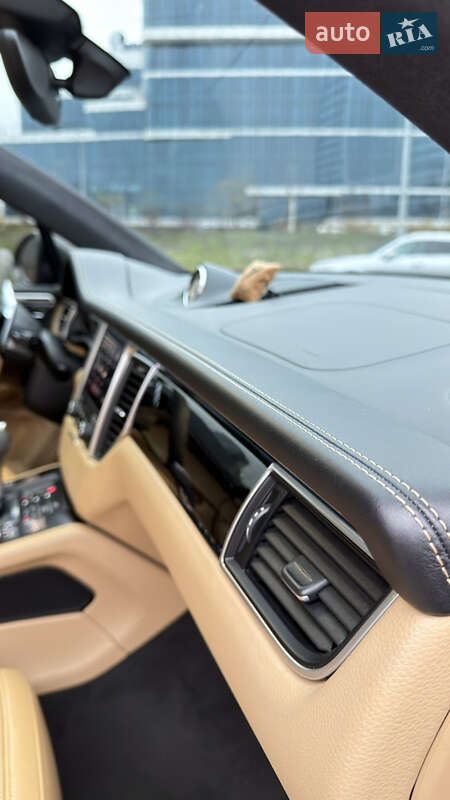 Позашляховик / Кросовер Porsche Macan 2016 в Києві