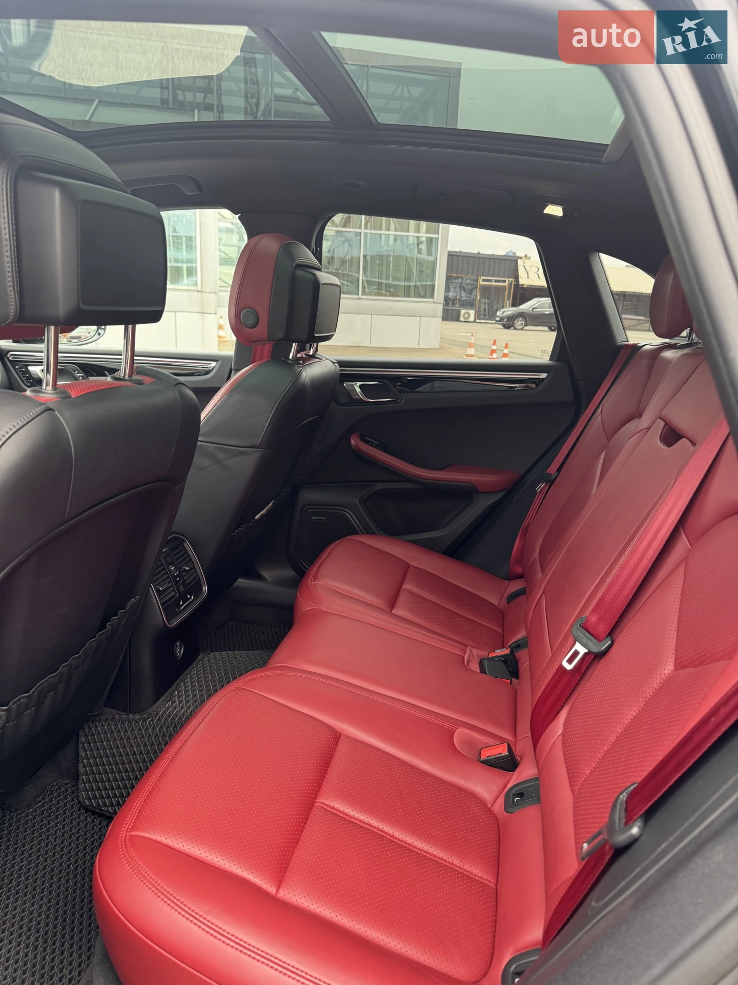 2018 Porsche Macan - мініатюра 24