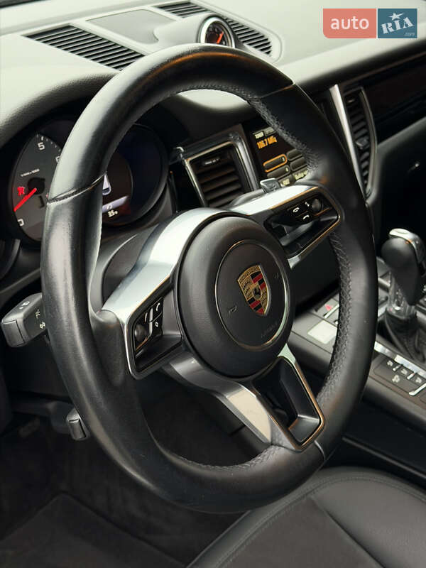 Позашляховик / Кросовер Porsche Macan 2015 в Хмельницькому