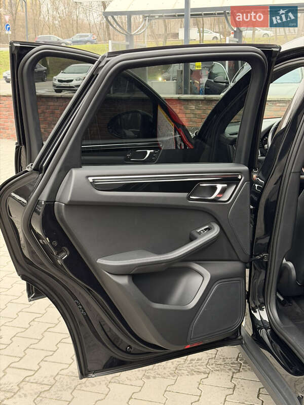 Позашляховик / Кросовер Porsche Macan 2015 в Хмельницькому