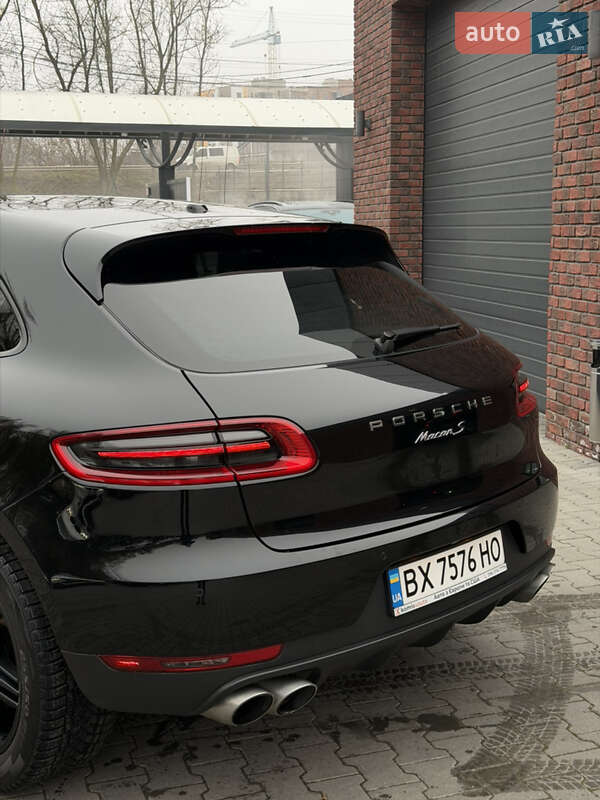 Позашляховик / Кросовер Porsche Macan 2015 в Хмельницькому