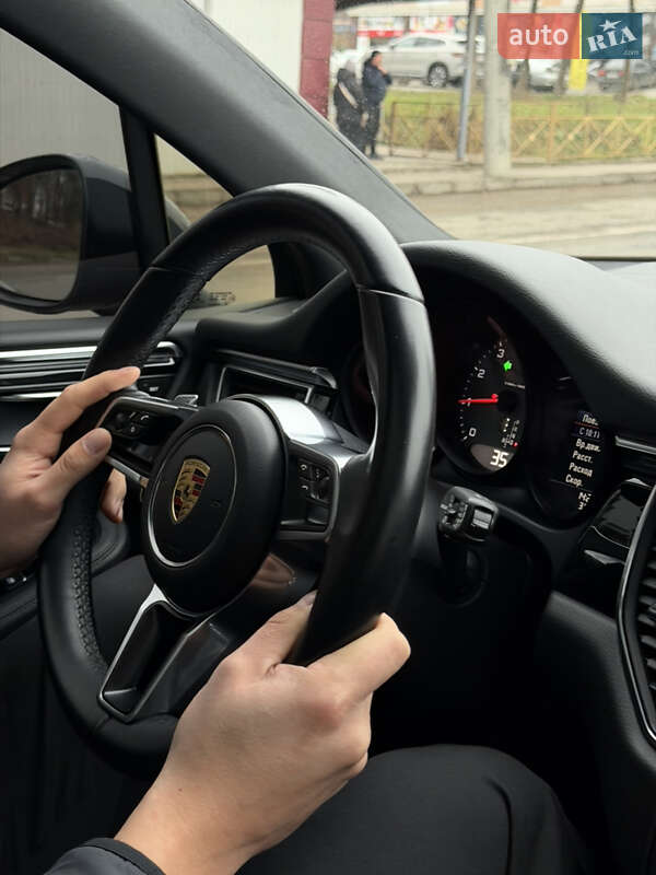 Позашляховик / Кросовер Porsche Macan 2015 в Хмельницькому