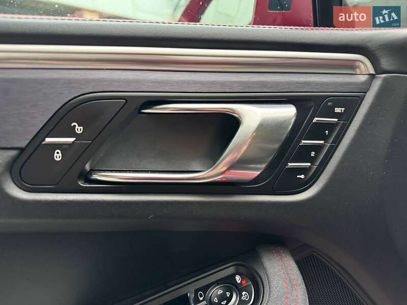 Позашляховик / Кросовер Porsche Macan 2016 в Києві