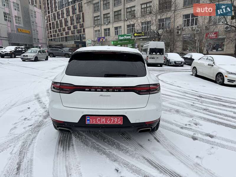 Внедорожник / Кроссовер Porsche Macan 2021 в Киеве