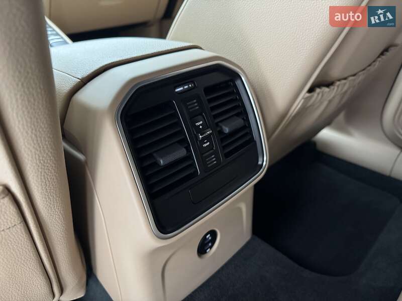 Внедорожник / Кроссовер Porsche Macan 2021 в Киеве