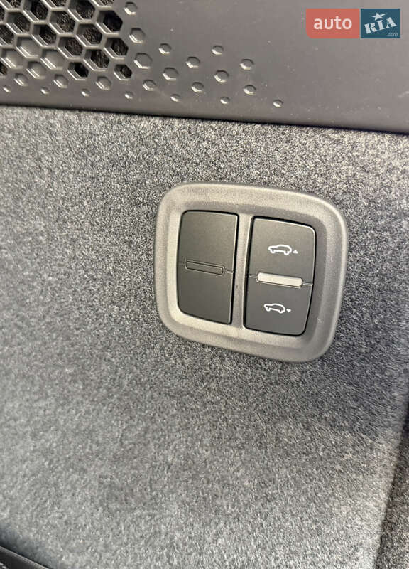 Позашляховик / Кросовер Porsche Macan 2025 в Києві