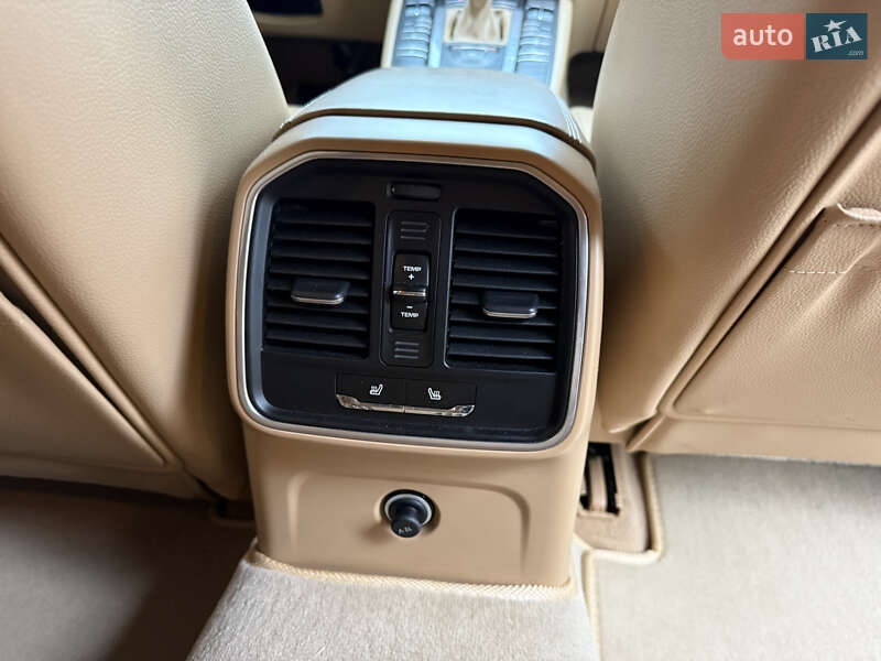 Внедорожник / Кроссовер Porsche Macan 2016 в Киеве