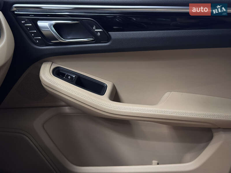 Внедорожник / Кроссовер Porsche Macan 2023 в Киеве