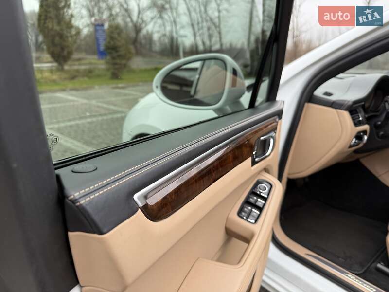 Позашляховик / Кросовер Porsche Macan 2021 в Києві