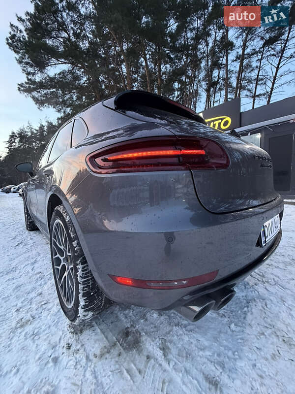 Внедорожник / Кроссовер Porsche Macan 2016 в Киеве