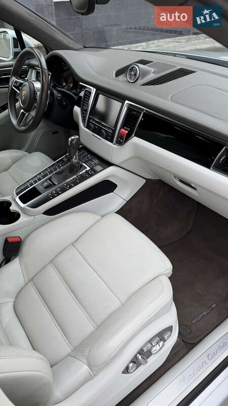 Внедорожник / Кроссовер Porsche Macan 2015 в Черновцах