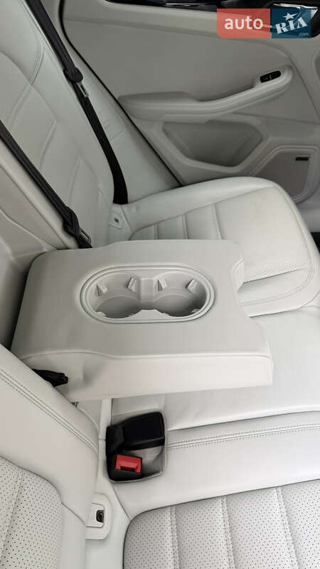 Внедорожник / Кроссовер Porsche Macan 2015 в Черновцах