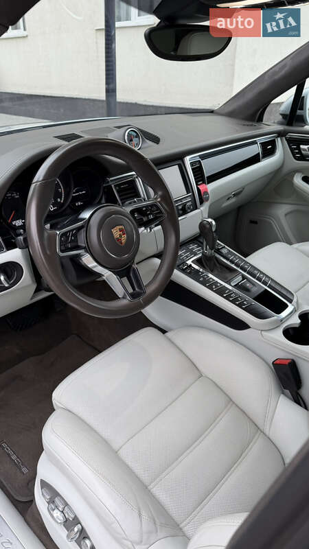 Внедорожник / Кроссовер Porsche Macan 2015 в Черновцах