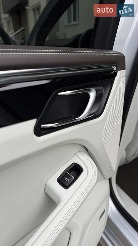 Внедорожник / Кроссовер Porsche Macan 2015 в Черновцах