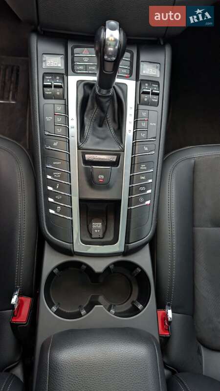 Внедорожник / Кроссовер Porsche Macan 2018 в Одессе