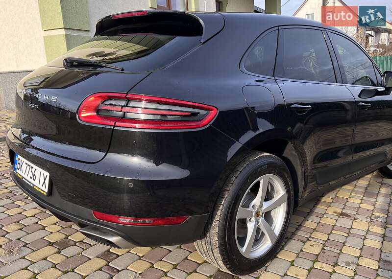 Внедорожник / Кроссовер Porsche Macan 2016 в Киеве