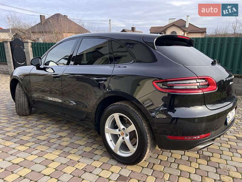 Внедорожник / Кроссовер Porsche Macan 2016 в Киеве