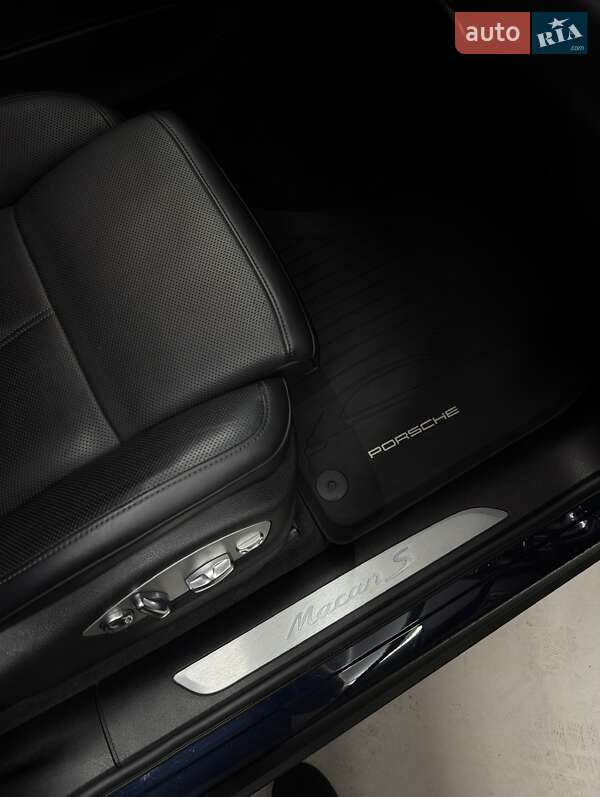 Внедорожник / Кроссовер Porsche Macan 2021 в Киеве