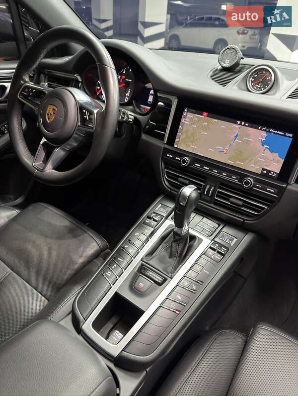 Внедорожник / Кроссовер Porsche Macan 2021 в Киеве