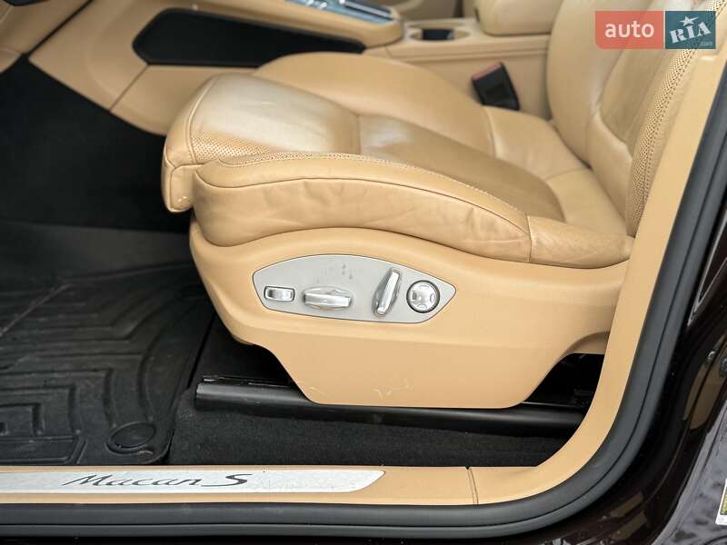 Внедорожник / Кроссовер Porsche Macan 2018 в Львове