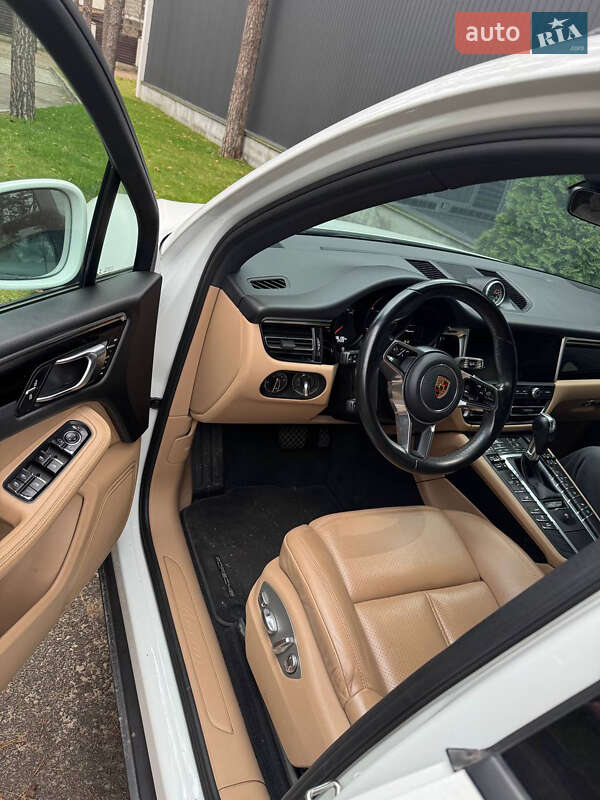 Внедорожник / Кроссовер Porsche Macan 2019 в Киеве