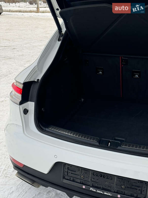 Внедорожник / Кроссовер Porsche Macan 2021 в Киеве