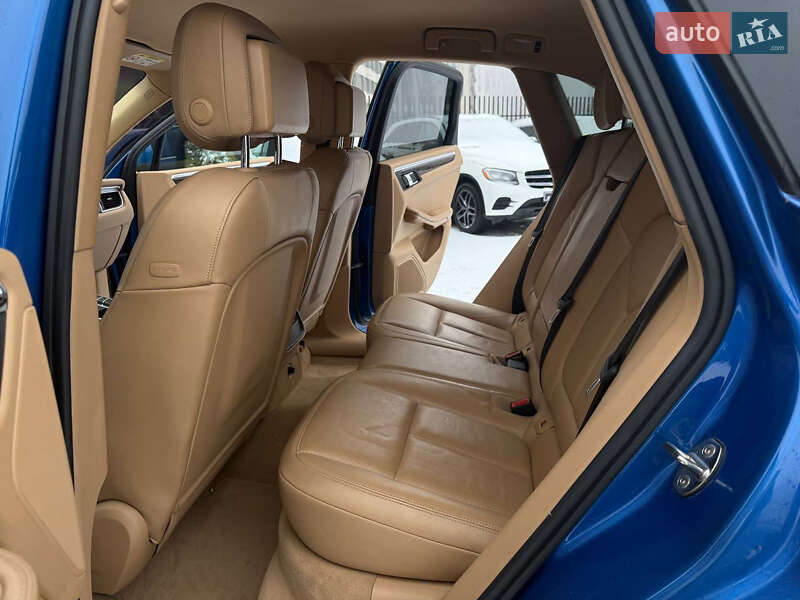 Внедорожник / Кроссовер Porsche Macan 2014 в Киеве