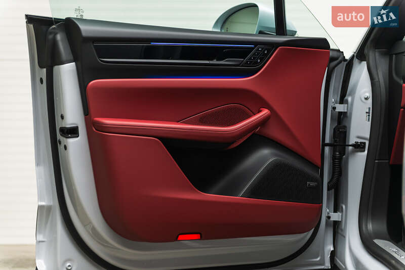 Внедорожник / Кроссовер Porsche Macan 2025 в Мукачево