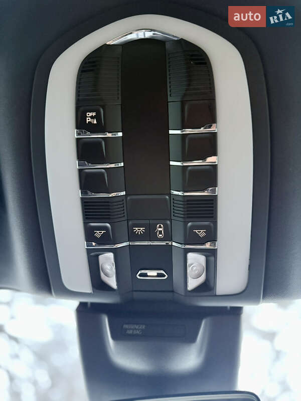 Внедорожник / Кроссовер Porsche Macan 2020 в Звягеле