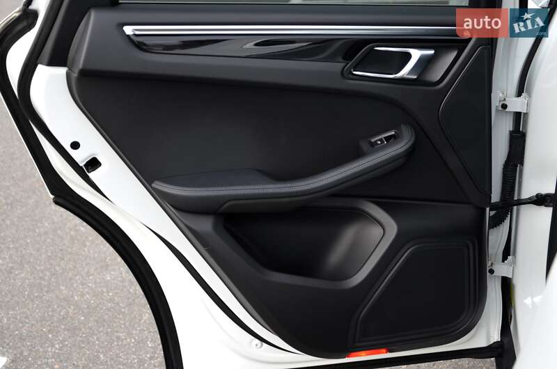 Внедорожник / Кроссовер Porsche Macan 2015 в Киеве фото 26 Внедорожник / Кроссовер Porsche Macan 2015 в Киеве