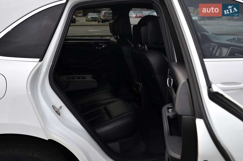 Внедорожник / Кроссовер Porsche Macan 2015 в Киеве фото 31 Внедорожник / Кроссовер Porsche Macan 2015 в Киеве