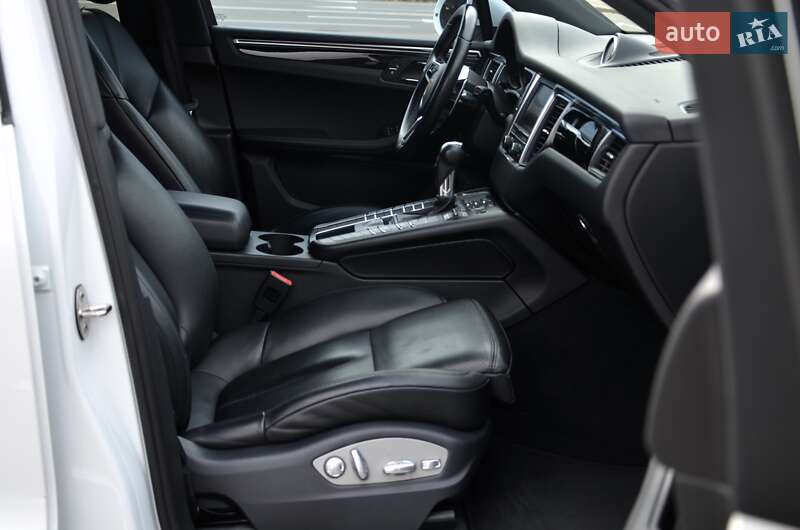 Внедорожник / Кроссовер Porsche Macan 2015 в Киеве фото 35 Внедорожник / Кроссовер Porsche Macan 2015 в Киеве