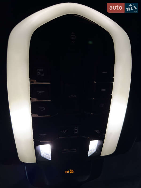 Внедорожник / Кроссовер Porsche Macan 2015 в Киеве фото 44 Внедорожник / Кроссовер Porsche Macan 2015 в Киеве