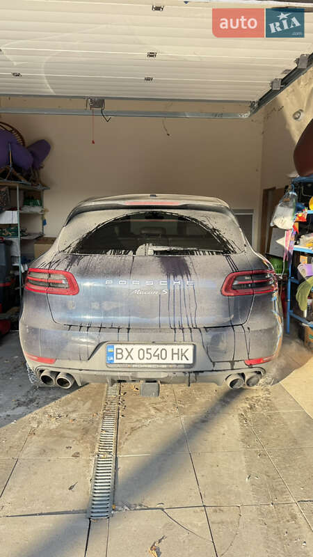 Внедорожник / Кроссовер Porsche Macan 2015 в Киеве