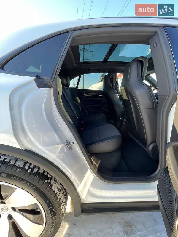 Внедорожник / Кроссовер Porsche Macan 2024 в Львове