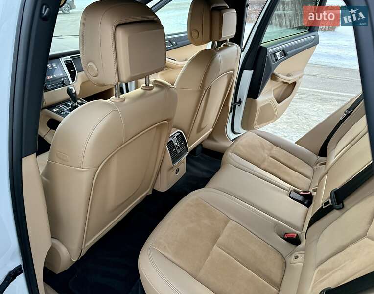 Внедорожник / Кроссовер Porsche Macan 2017 в Киеве